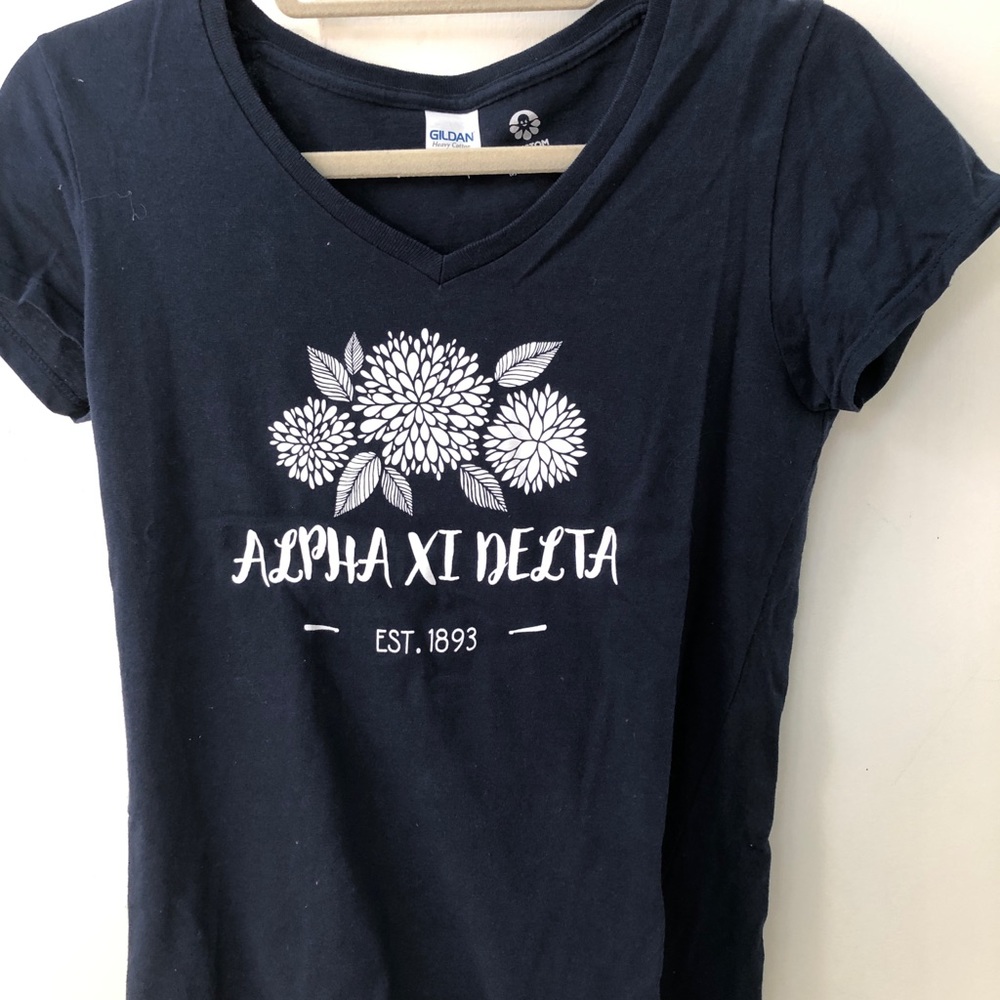 Alpha xi delta v neck navy t shirt